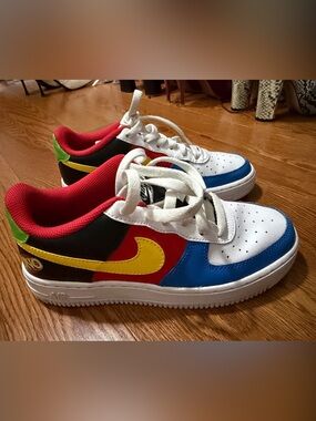 Nike Kids Multi-Color Low-Top Sneakers with Yellow Swoosh